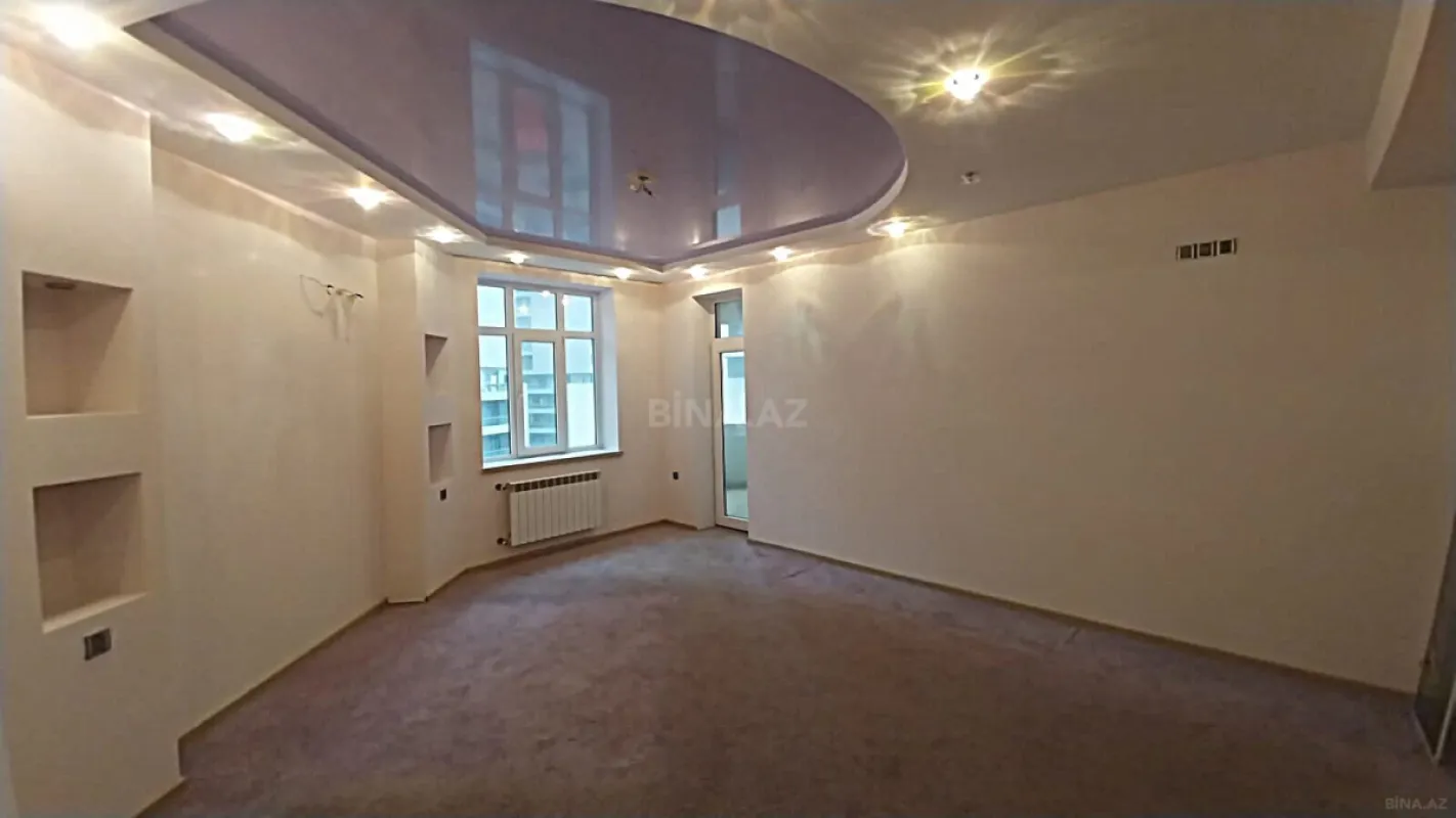 Satılır 4 otaqlı mənzil 210 m²