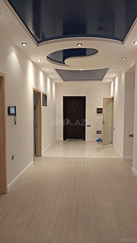Satılır 4 otaqlı mənzil 210 m²