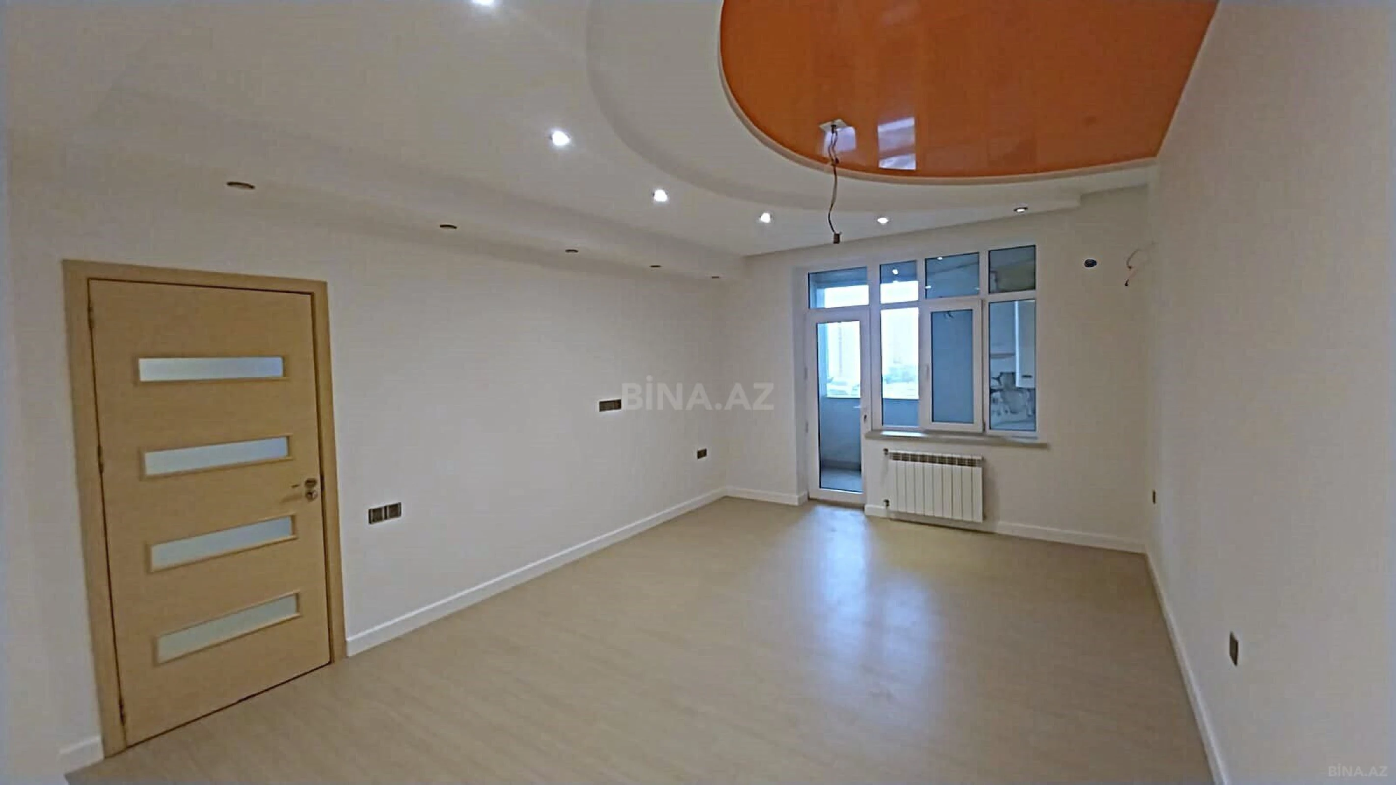 Satılır 4 otaqlı mənzil 210 m²
