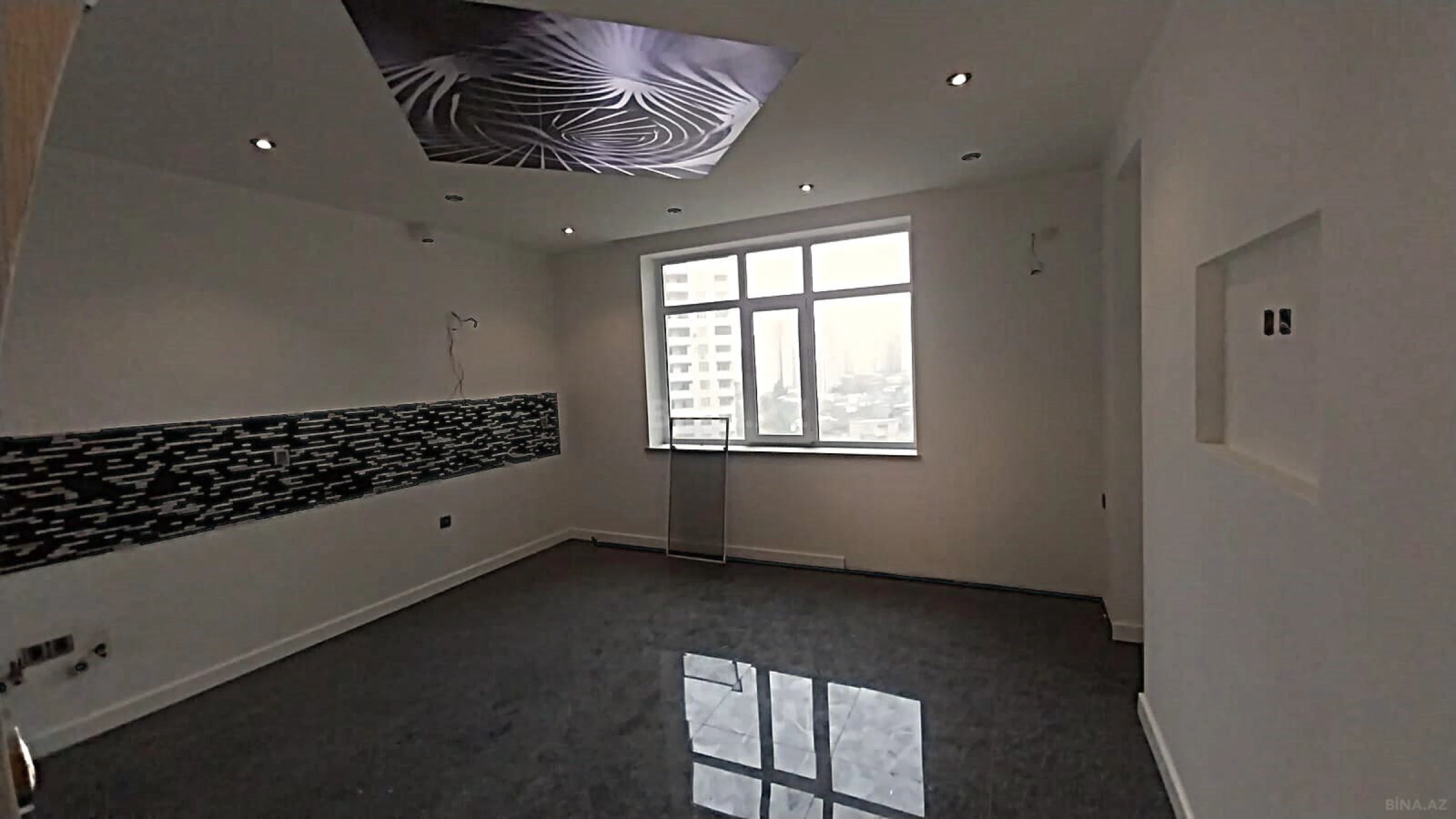 Satılır 4 otaqlı mənzil 210 m²