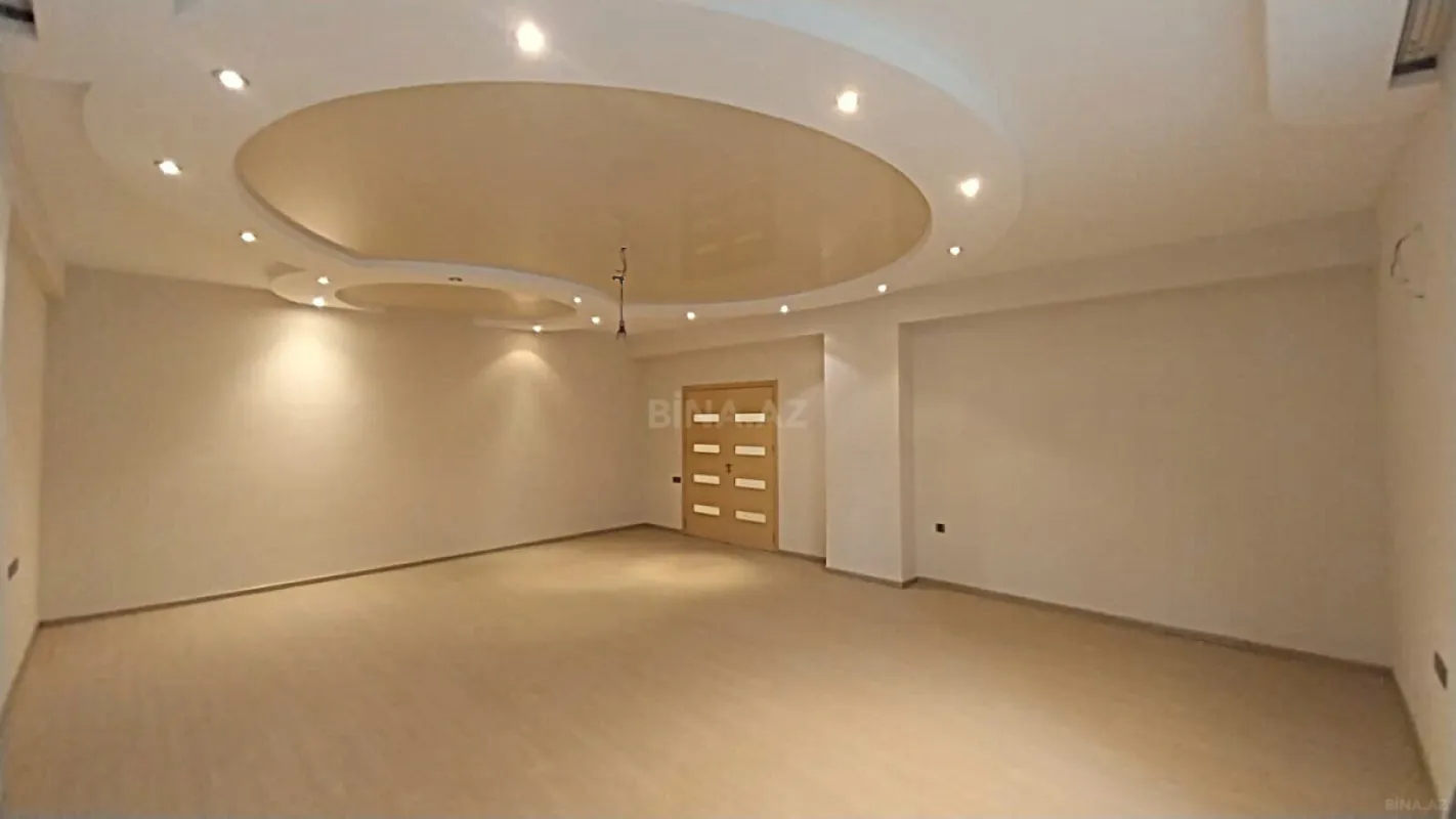 Satılır 4 otaqlı mənzil 210 m²