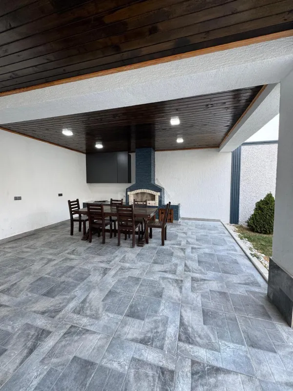 Satılır 4 otaqlı həyət evi 150 m²