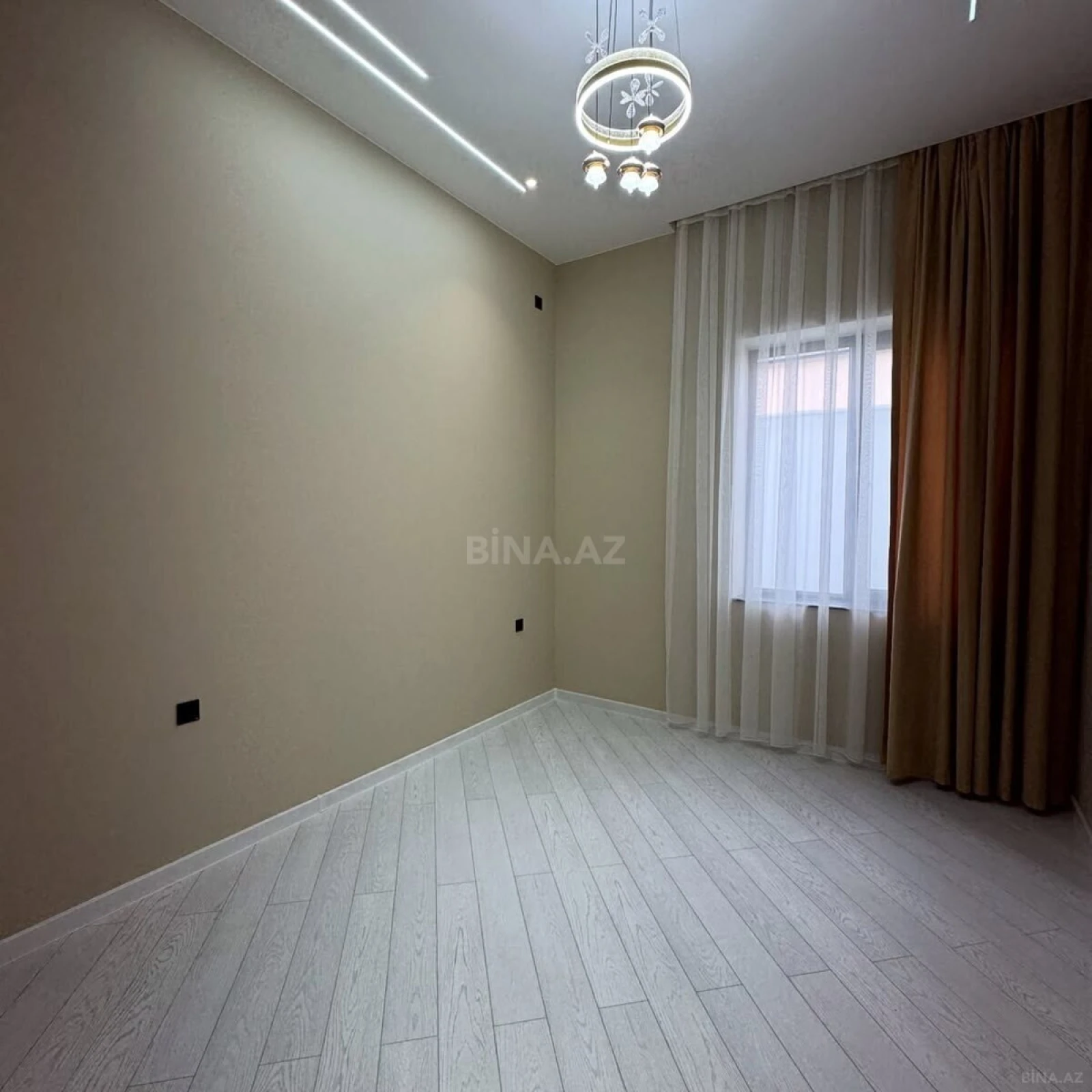 Satılır 4 otaqlı həyət evi 160 m²