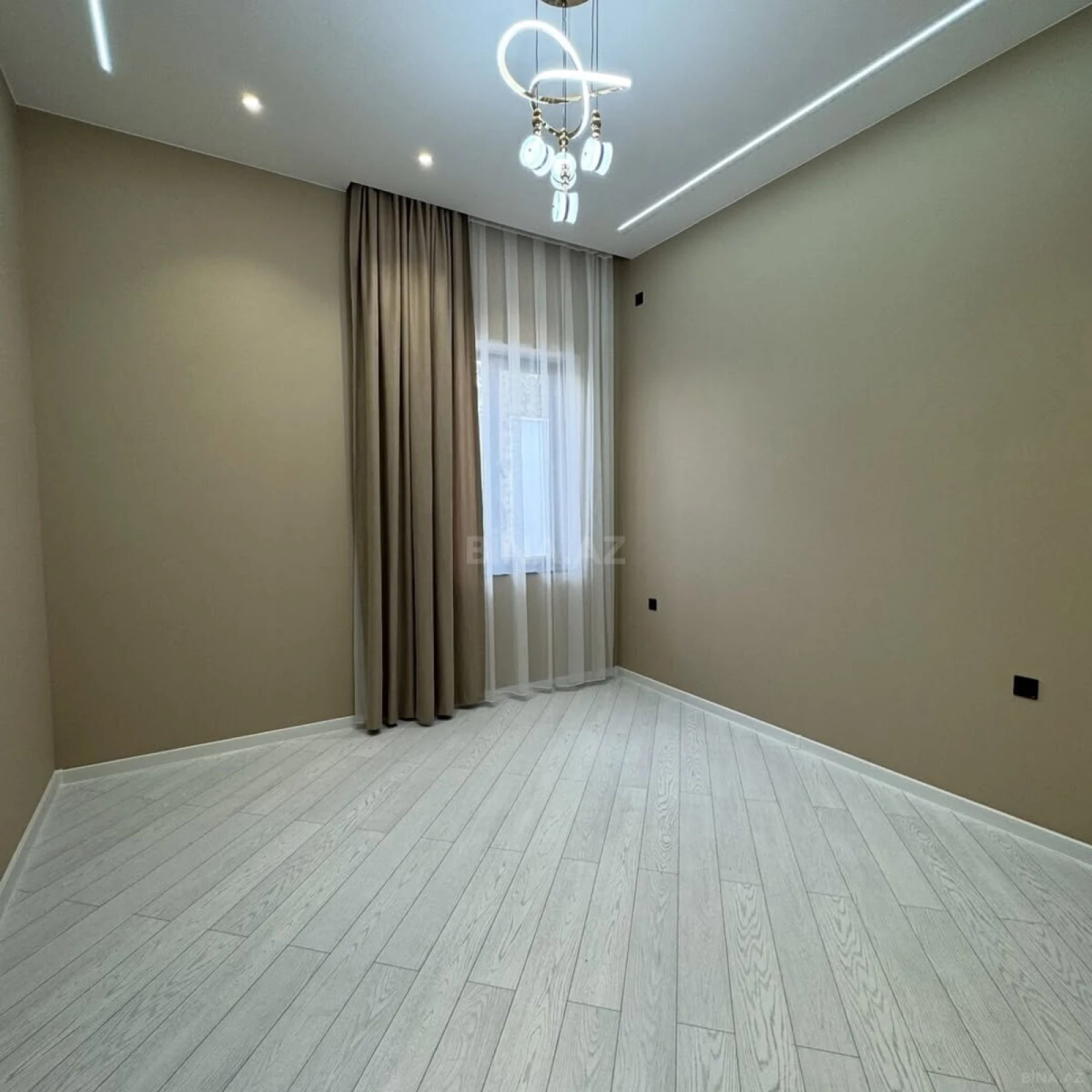 Satılır 4 otaqlı həyət evi 160 m²