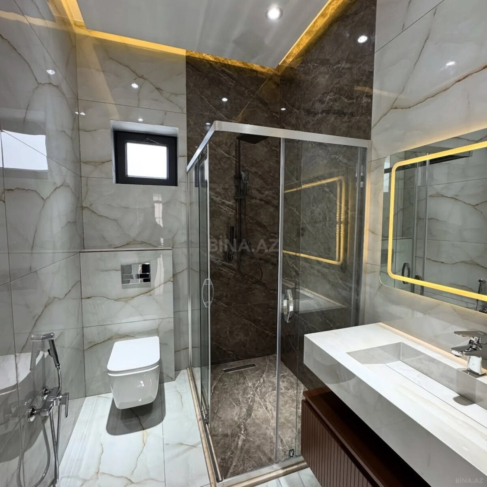 Satılır 4 otaqlı həyət evi 160 m²