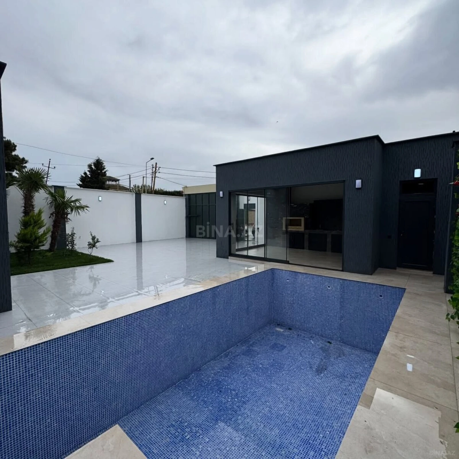 Satılır 4 otaqlı həyət evi 160 m²