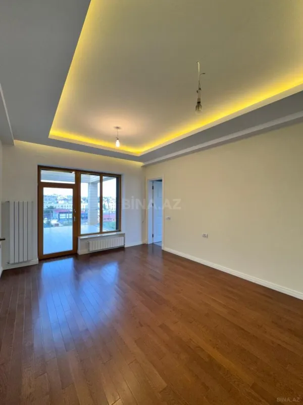 Satılır 11 otaqlı həyət evi 1100 m²