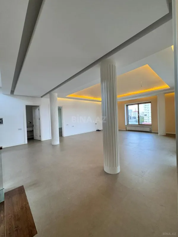 Satılır 11 otaqlı həyət evi 1100 m²