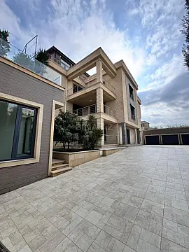 Satılır 11 otaqlı həyət evi 1100 m² — Bakı, Badamdar 11 otaq 1100.00 m²
