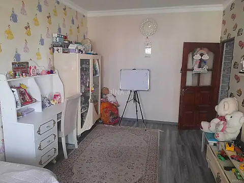 Satılır 4 otaqlı mənzil 110 m²