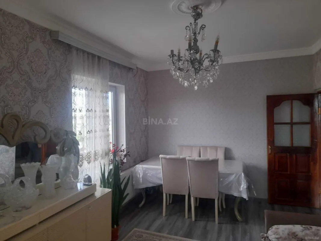 Satılır 4 otaqlı mənzil 110 m²