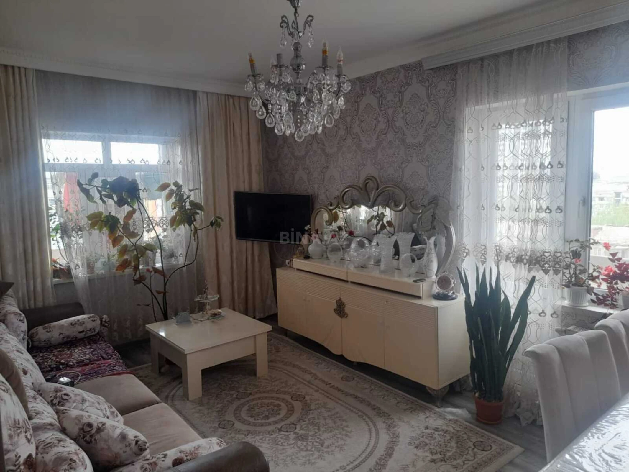 Satılır 4 otaqlı mənzil 110 m²