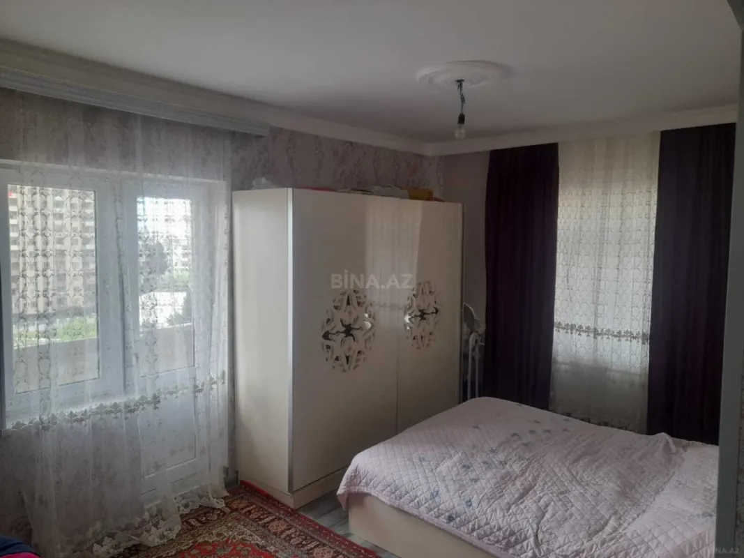 Satılır 4 otaqlı mənzil 110 m²