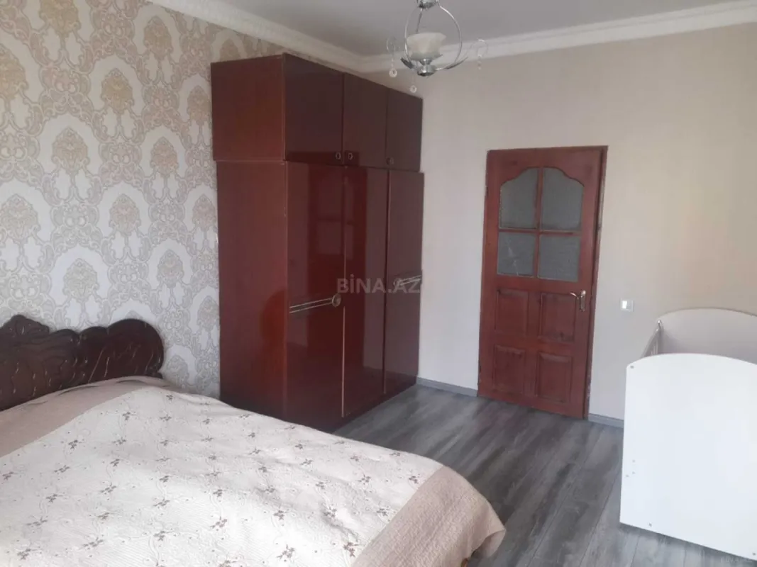 Satılır 4 otaqlı mənzil 110 m²