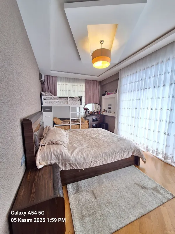 Satılır 2 otaqlı mənzil 103 m²