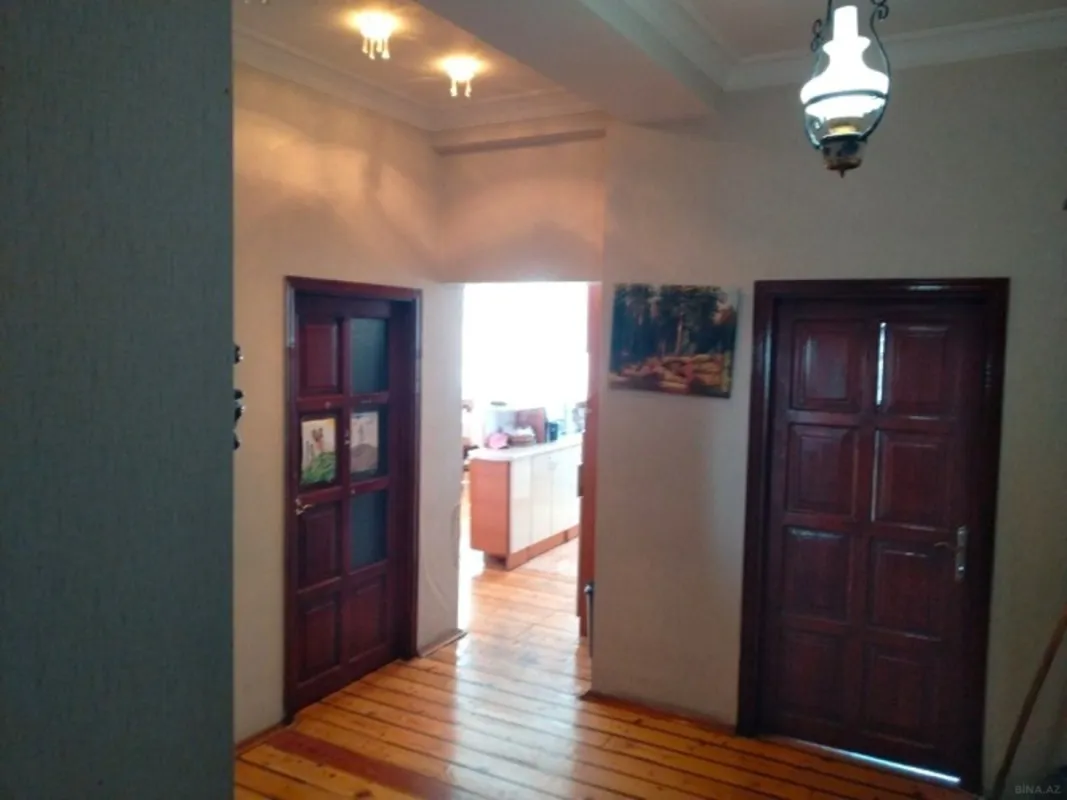 Satılır 4 otaqlı mənzil 132 m²