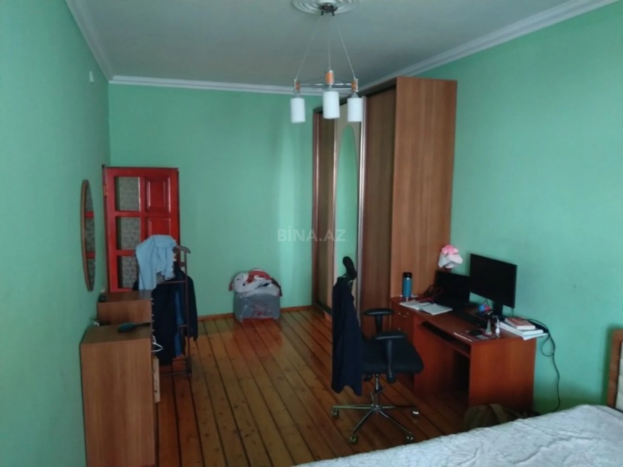 Satılır 4 otaqlı mənzil 132 m²