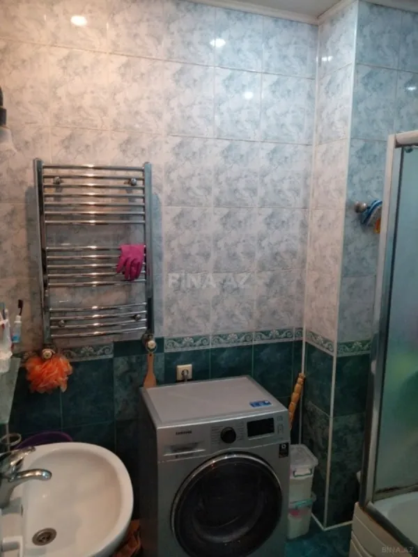 Satılır 4 otaqlı mənzil 132 m²