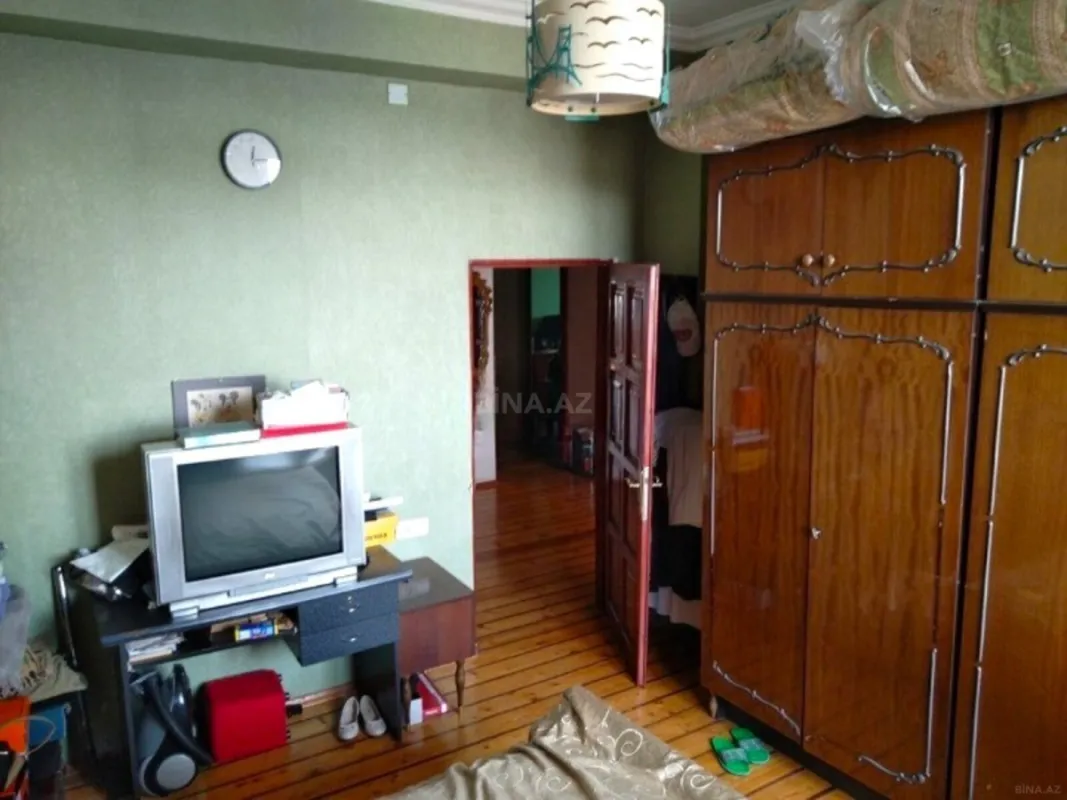Satılır 4 otaqlı mənzil 132 m²