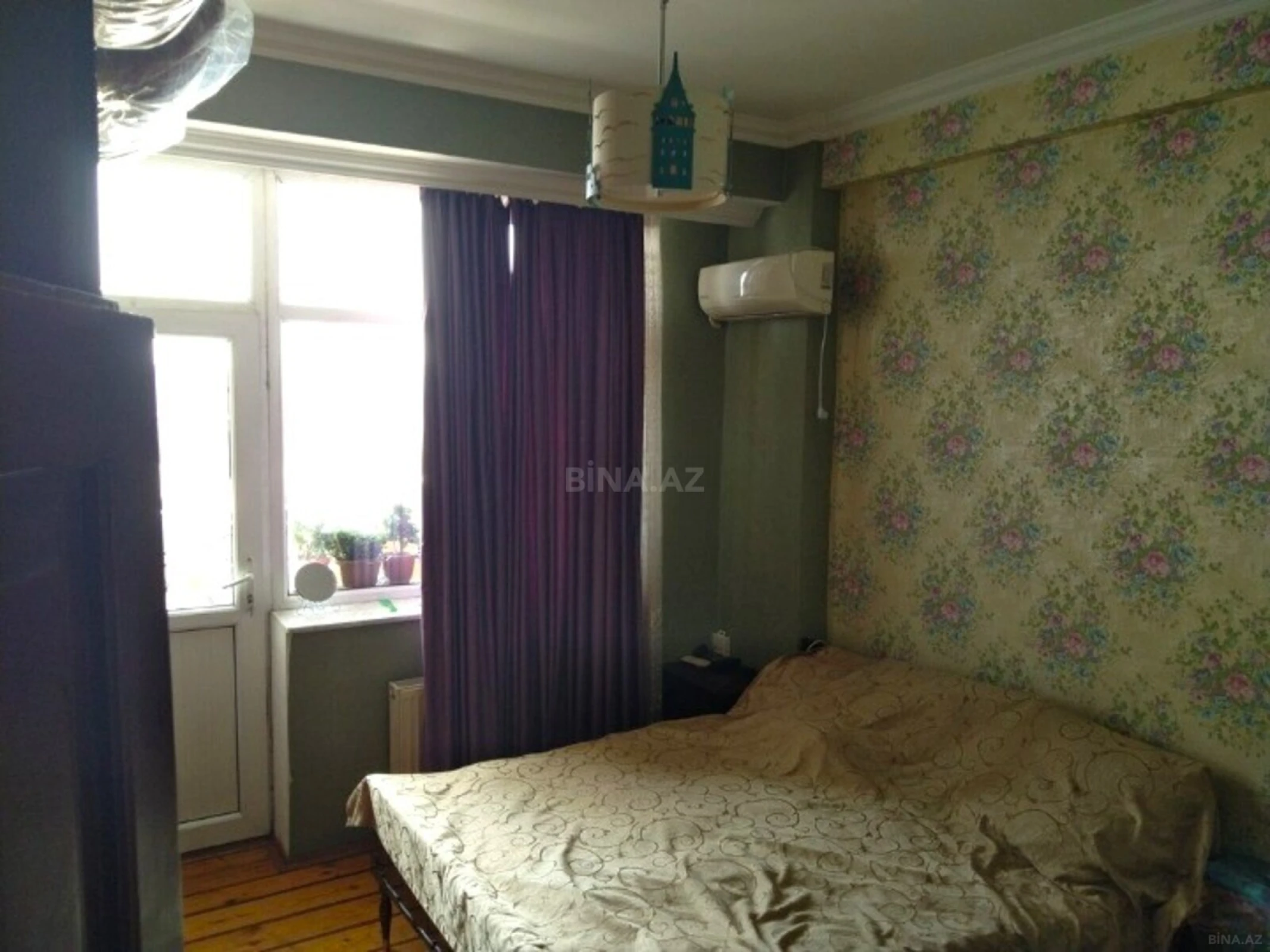 Satılır 4 otaqlı mənzil 132 m²