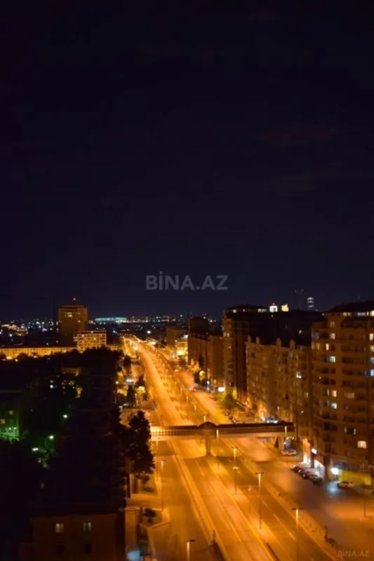 Satılır 4 otaqlı mənzil 132 m²