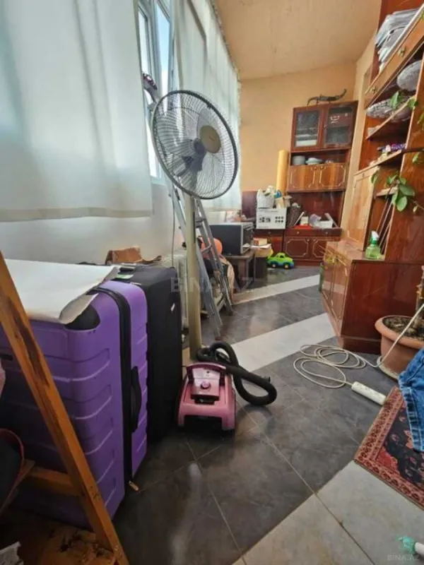 Satılır 4 otaqlı mənzil 132 m²