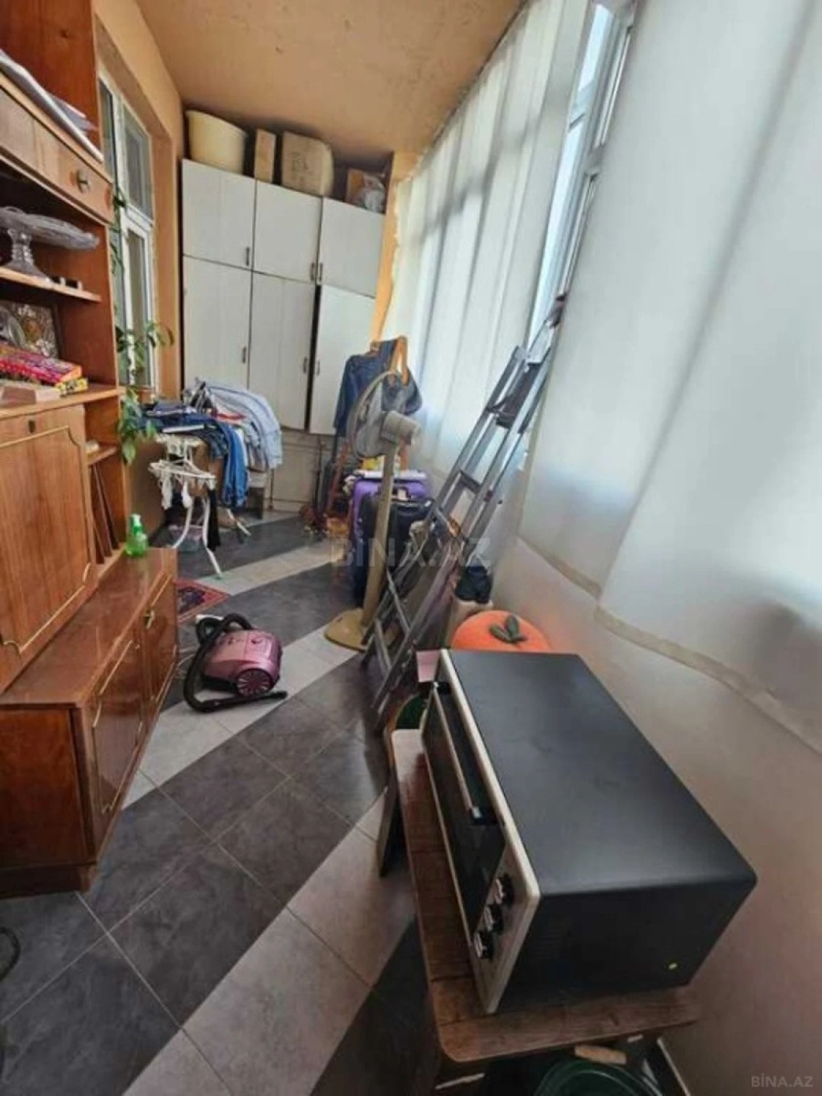 Satılır 4 otaqlı mənzil 132 m²