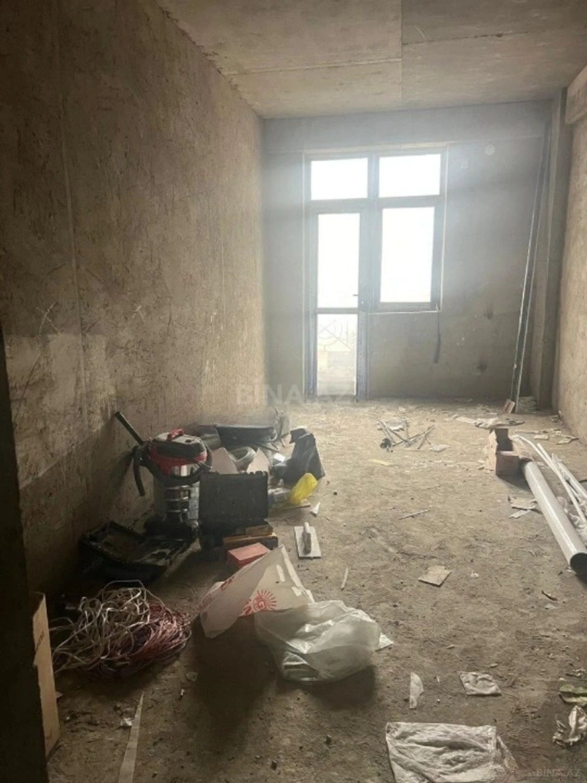 Satılır 1 otaqlı mənzil 70 m²