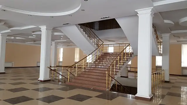 Kirayə verilir obyekt 1000 m²