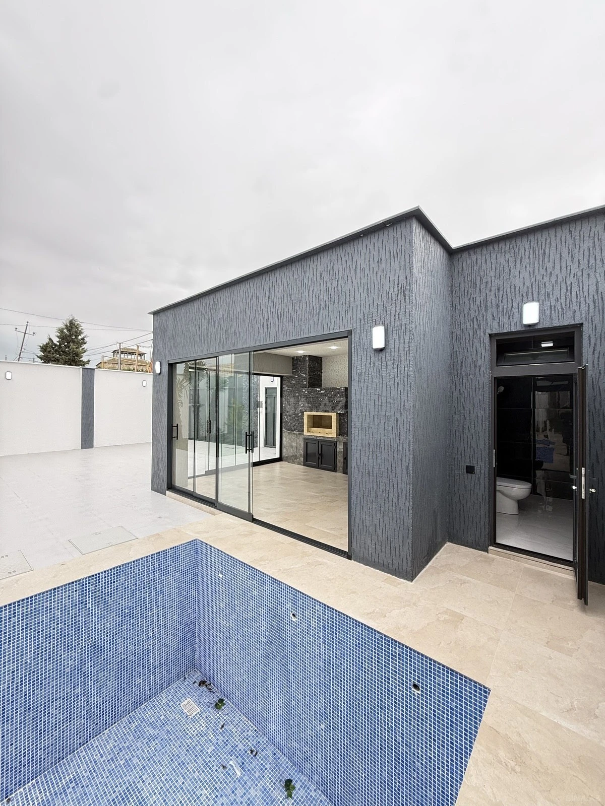 Satılır 4 otaqlı həyət evi 160 m²