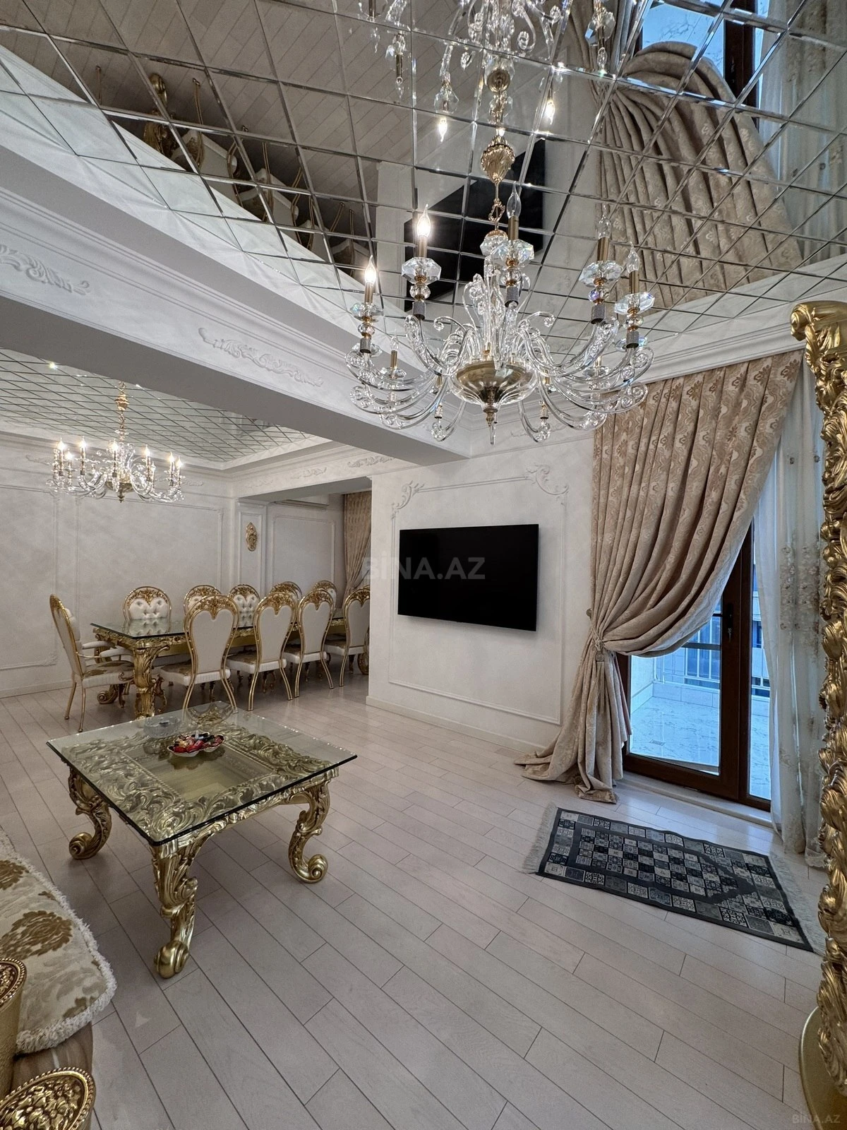 Satılır 4 otaqlı mənzil 184 m²