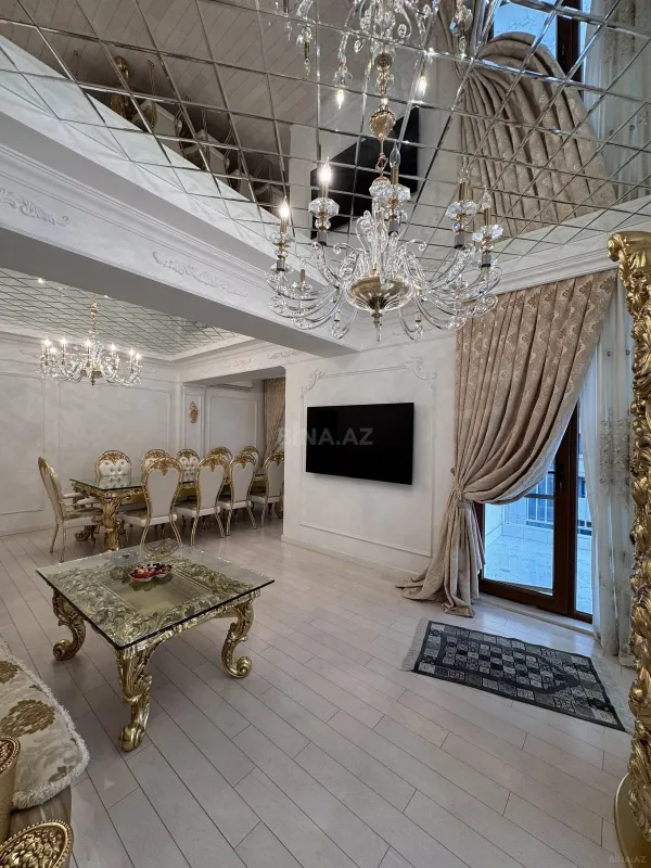 Satılır 4 otaqlı mənzil 184 m²