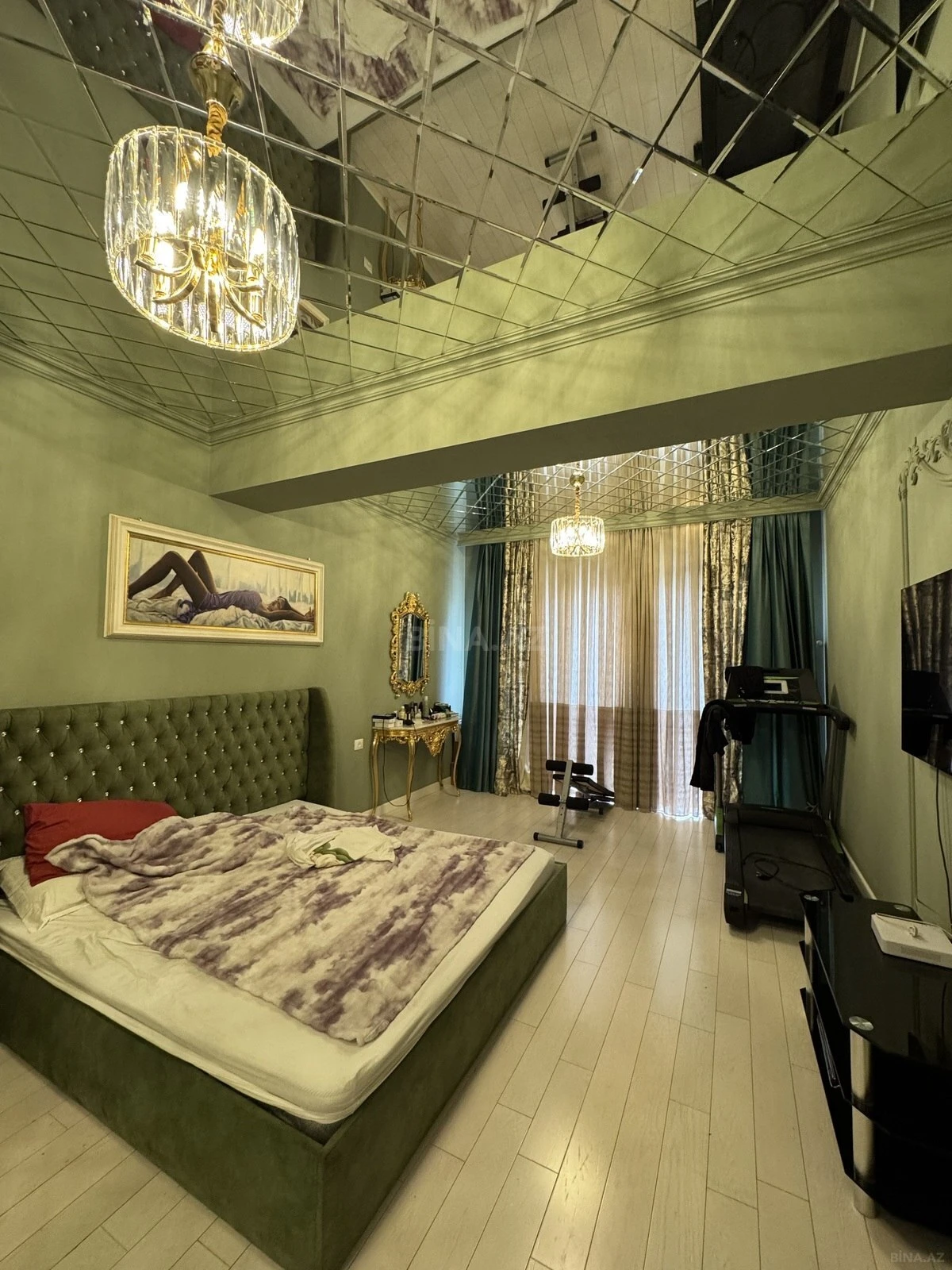 Satılır 4 otaqlı mənzil 184 m²