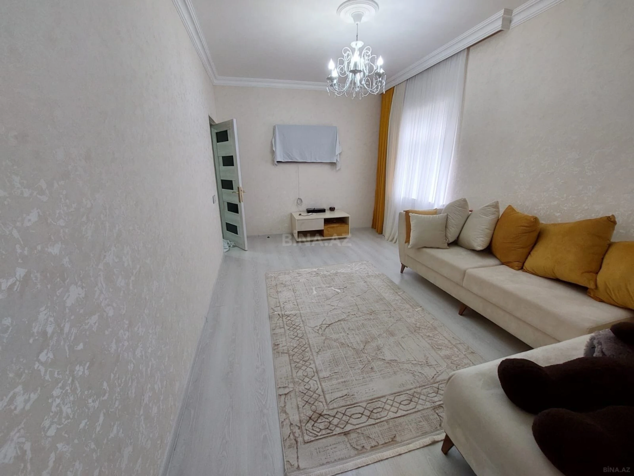 Satılır 5 otaqlı mənzil 110 m²