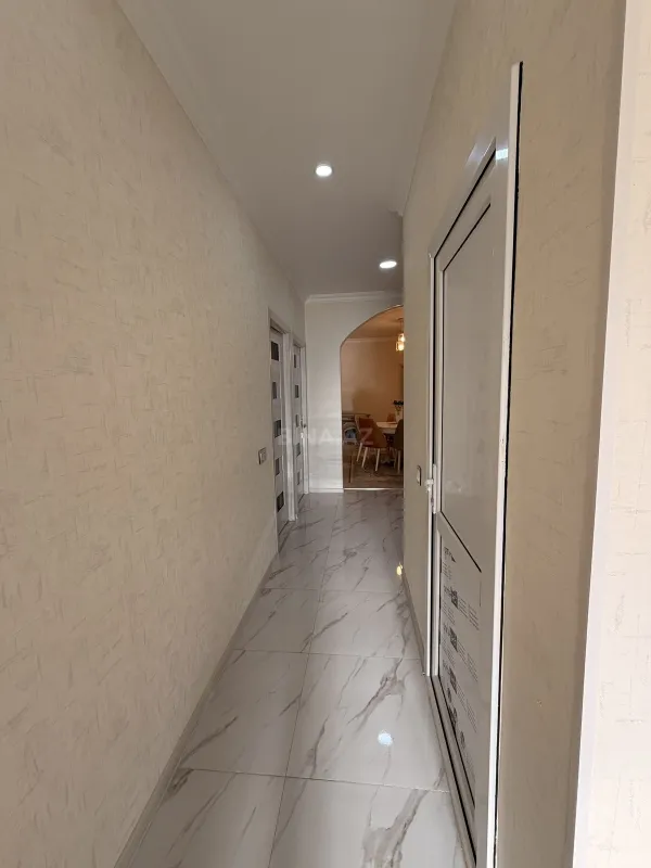 Satılır 5 otaqlı mənzil 110 m²
