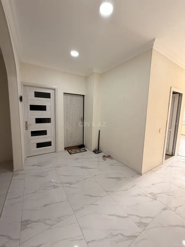 Satılır 5 otaqlı mənzil 110 m²