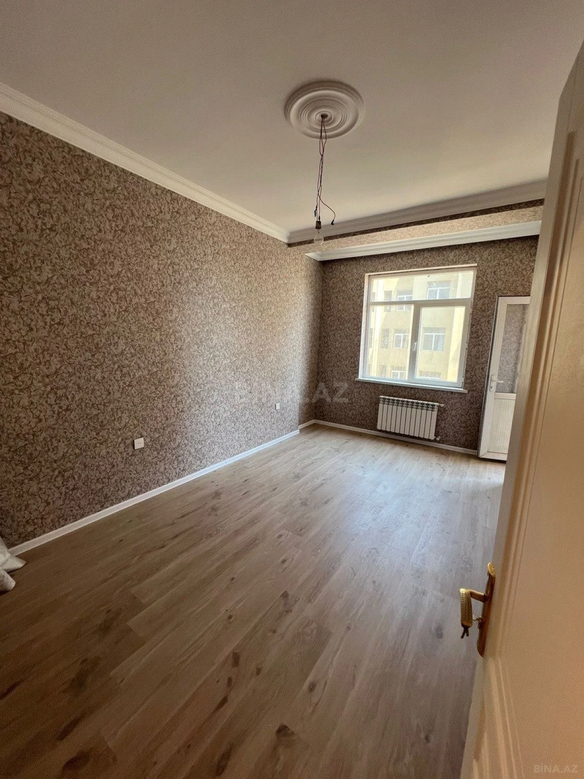 Satılır 3 otaqlı mənzil 105 m²