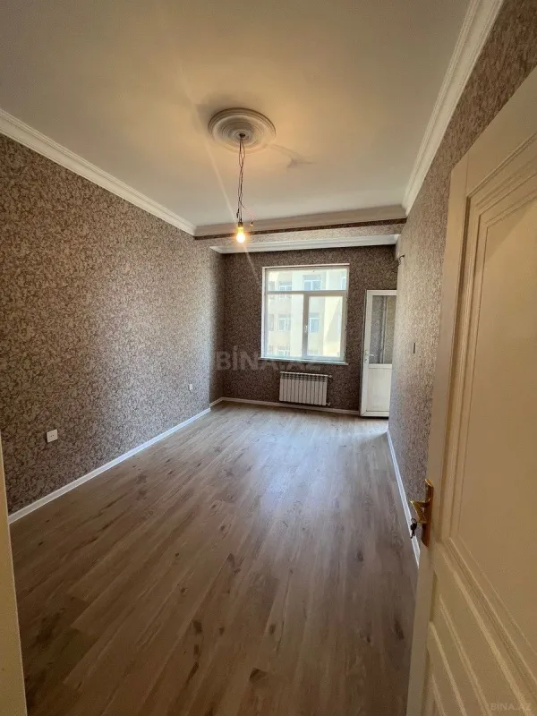 Satılır 3 otaqlı mənzil 105 m²