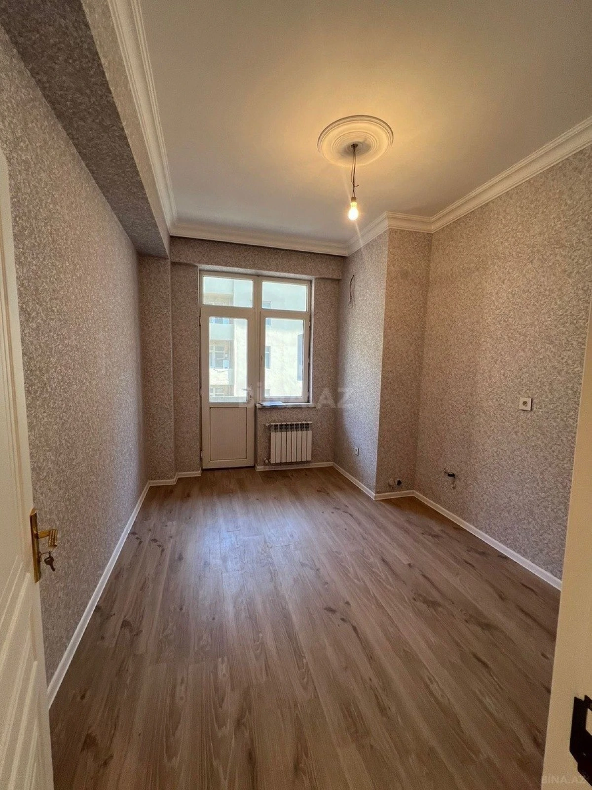 Satılır 3 otaqlı mənzil 105 m²