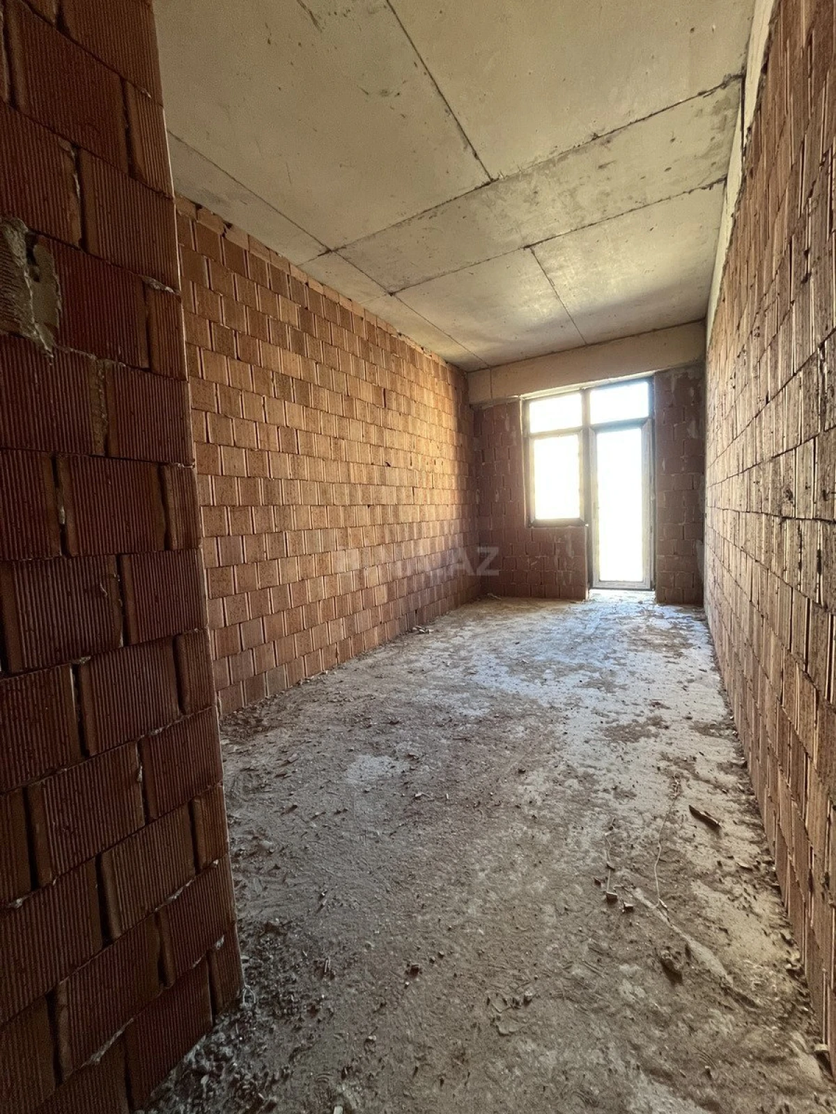 Satılır 3 otaqlı mənzil 111 m²