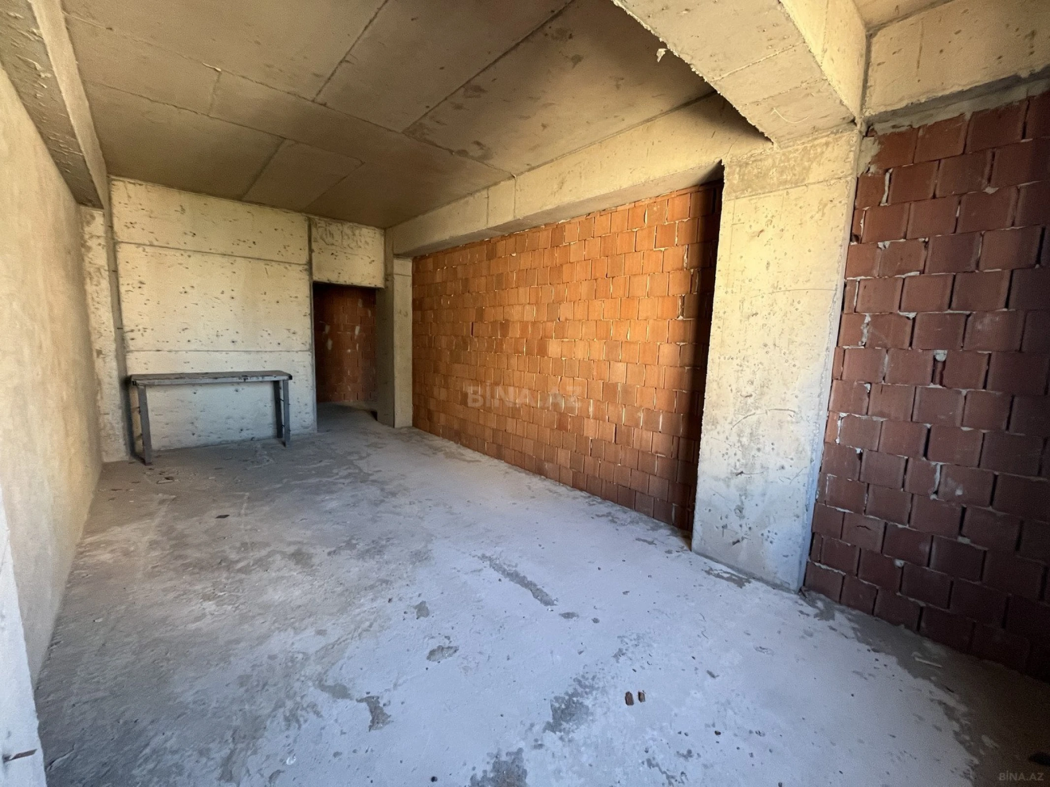 Satılır 3 otaqlı mənzil 111 m²