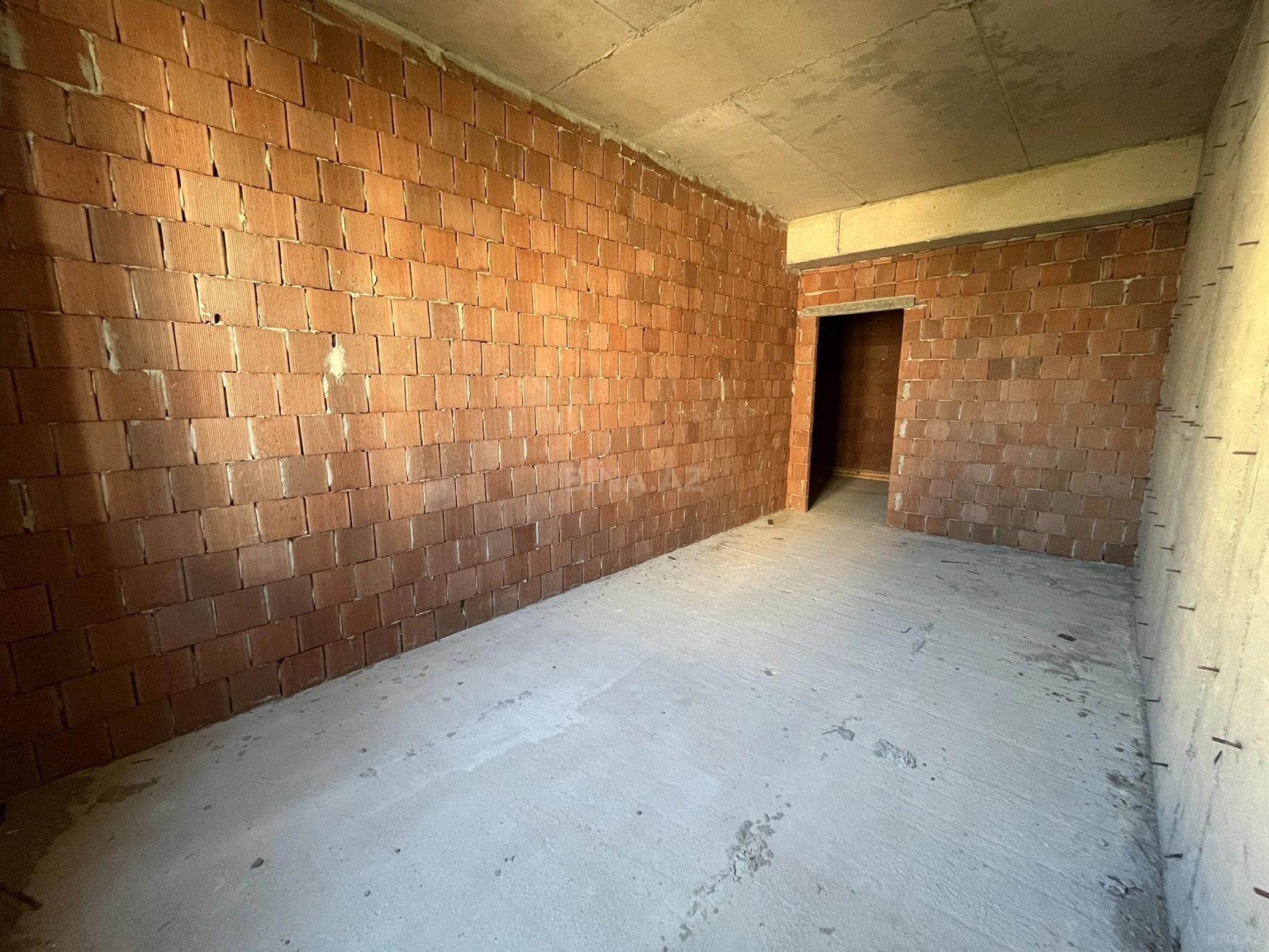 Satılır 3 otaqlı mənzil 111 m²