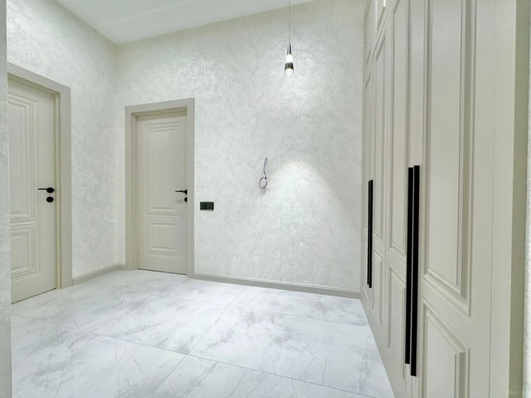 Satılır 2 otaqlı mənzil 77 m²