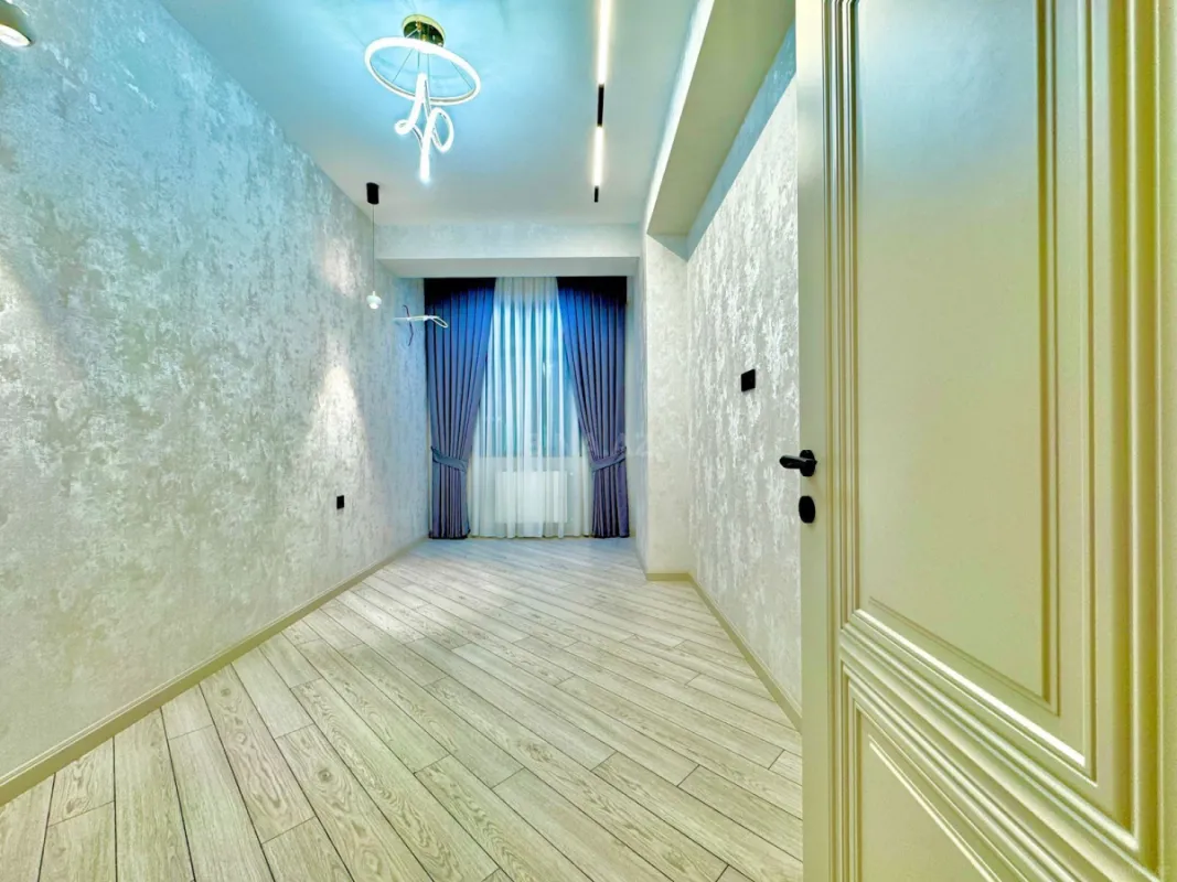 Satılır 2 otaqlı mənzil 77 m²