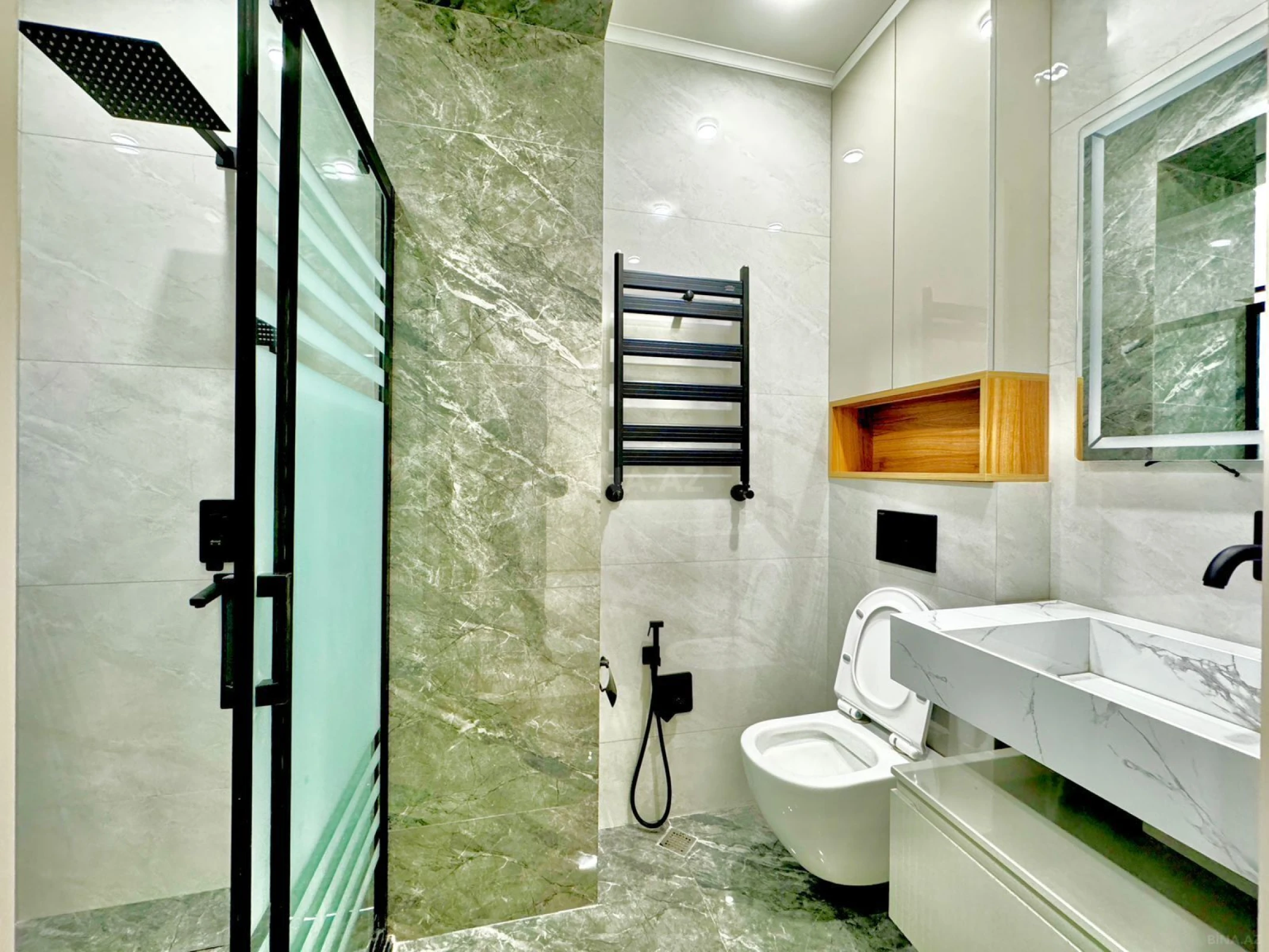 Satılır 2 otaqlı mənzil 77 m²