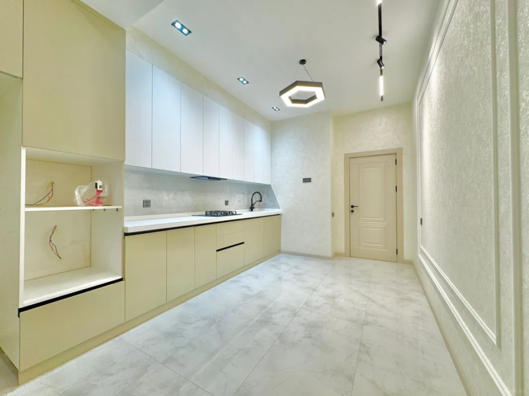 Satılır 2 otaqlı mənzil 77 m²