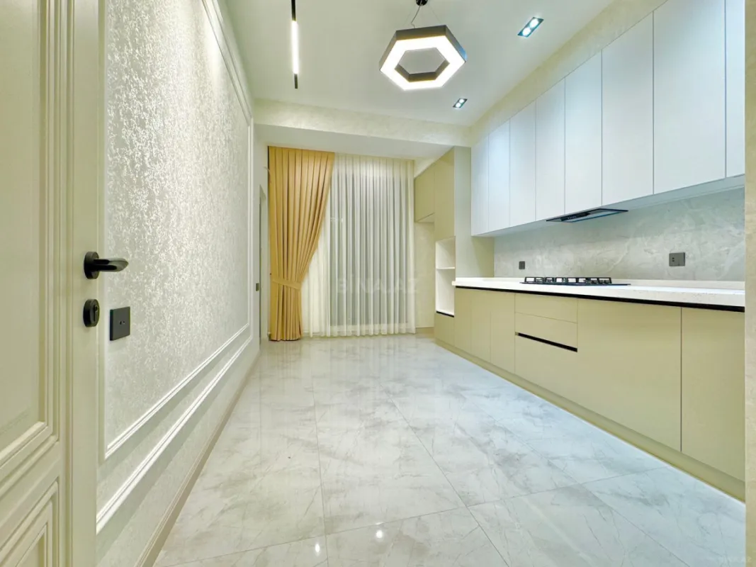 Satılır 2 otaqlı mənzil 77 m²