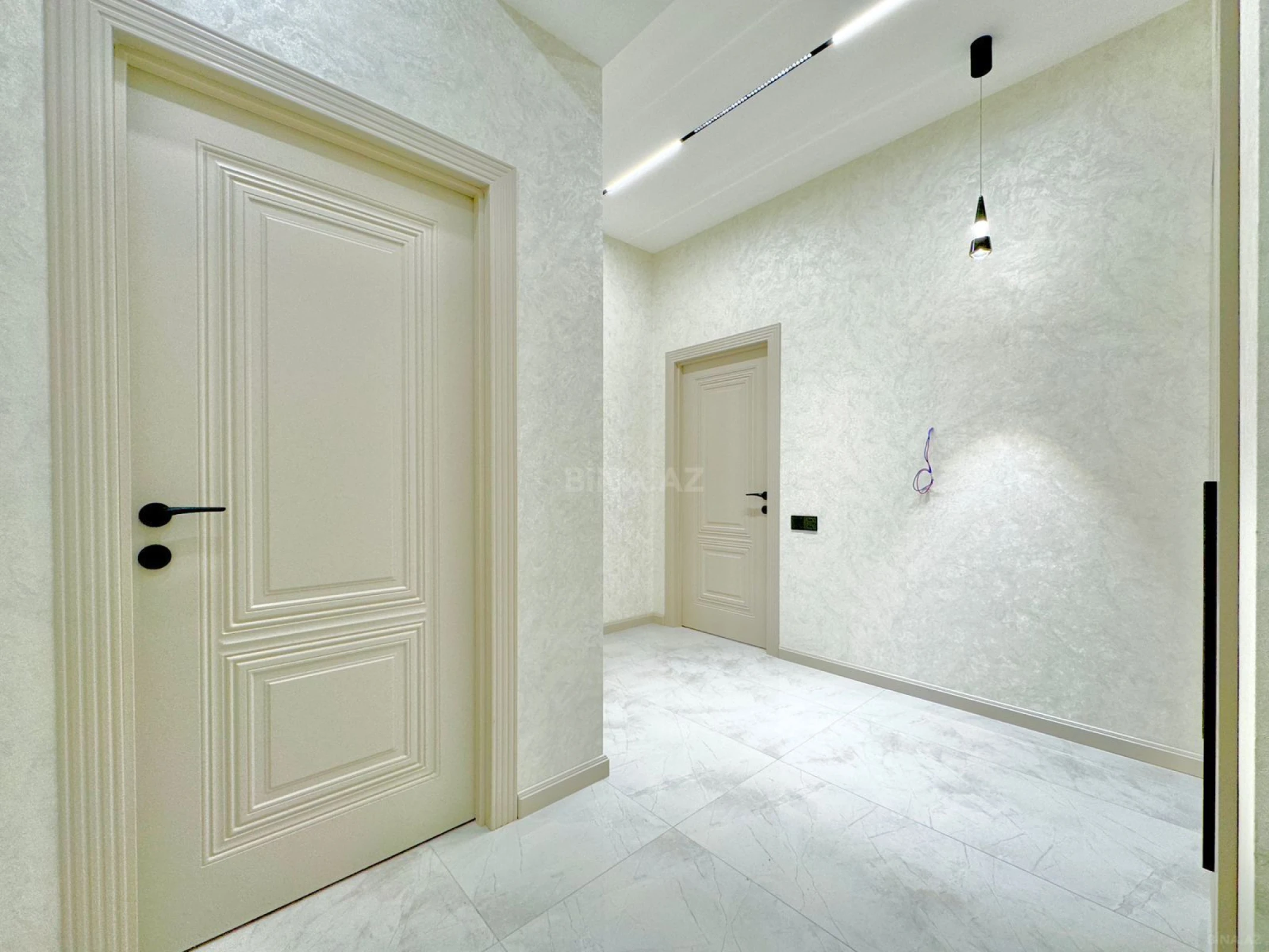 Satılır 2 otaqlı mənzil 77 m²