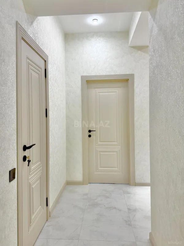 Satılır 2 otaqlı mənzil 77 m²