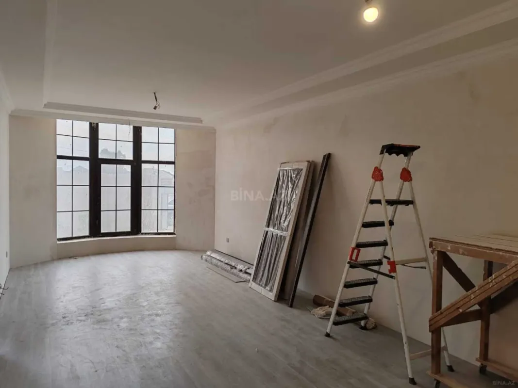 Satılır 5 otaqlı həyət evi 250 m²